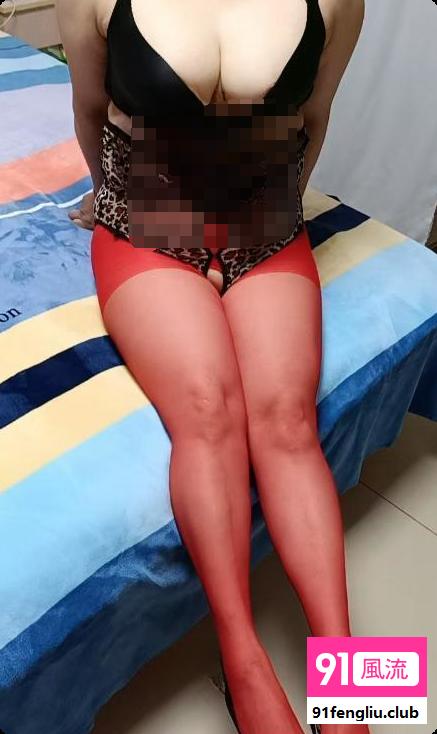 东北大奶巨臀燕妮老师